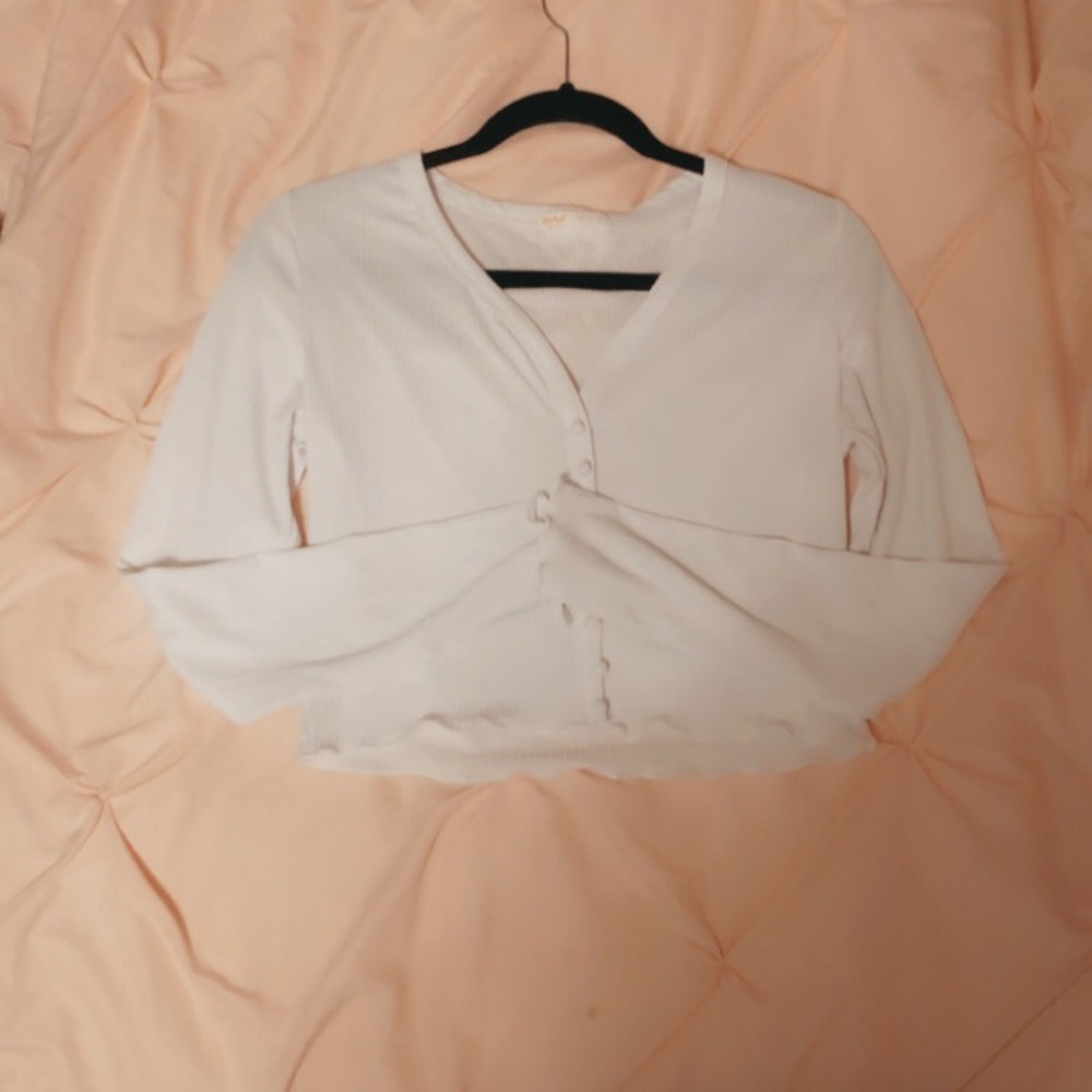 Brandy Melville quality, crop+buttons